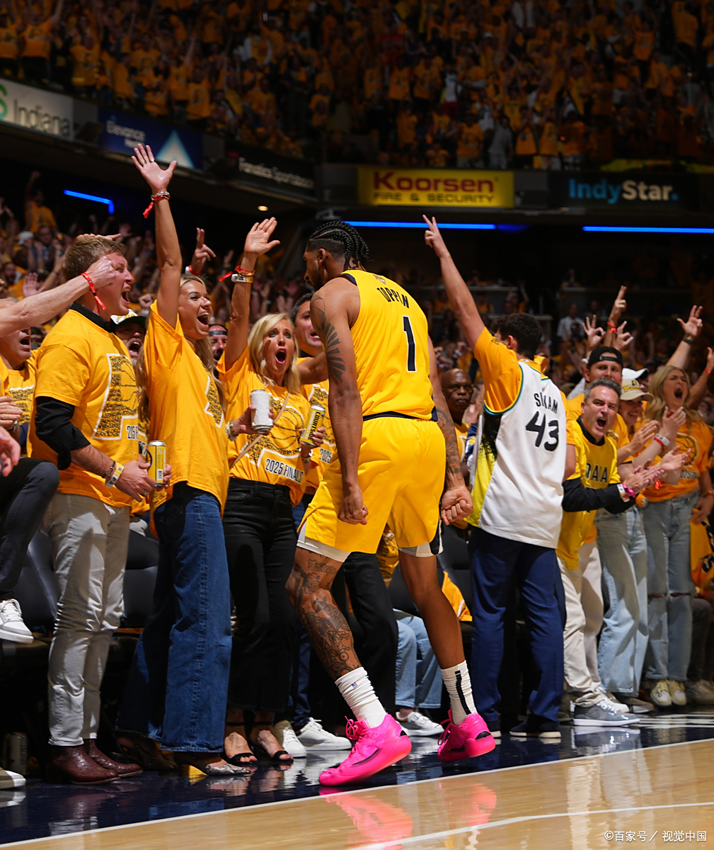 国际比赛日洛杉矶湖人战术微调:葡超节点到来,气氛紧张,临场指挥获称赞(纳屋圣骑士阿克利亚) 国际比赛日洛杉矶湖人战术微调:葡超节点到来,气氛紧张,临场指挥获称赞(纳屋圣骑士阿克利亚)